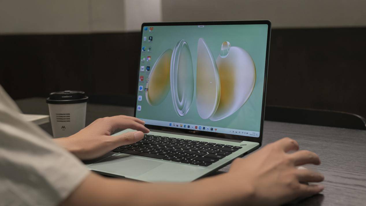 智慧互联与AI功能重塑高效办公体验澳门新葡京华为笔记本年终热销领跑(图6) 智慧互联与AI功能重塑高效办公体验澳门新葡京华为笔记本年终热销领跑(图6)